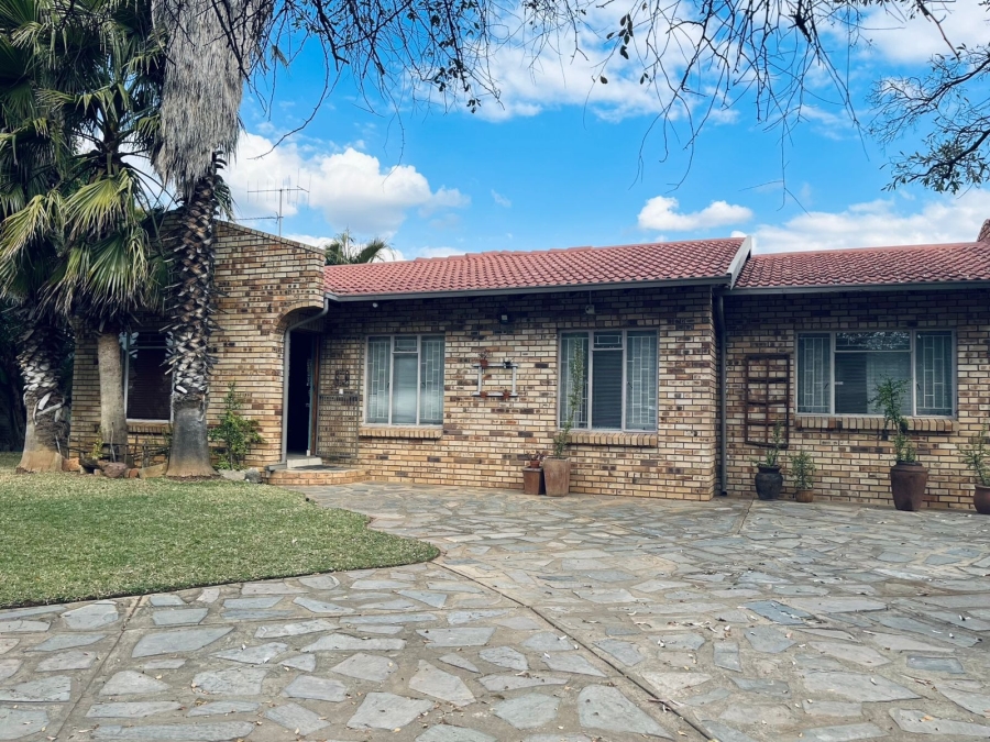3 Bedroom Property for Sale in Protea Park North West